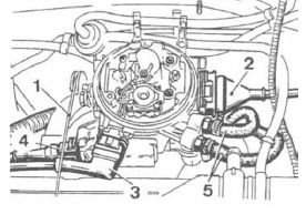 Volvo 440 - 460 - 480 RTA. Dépose du boîtier d'injection