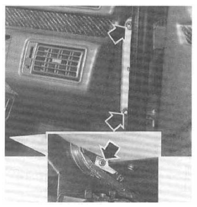 Vis de fixation latérale et centrale de la planche de bord